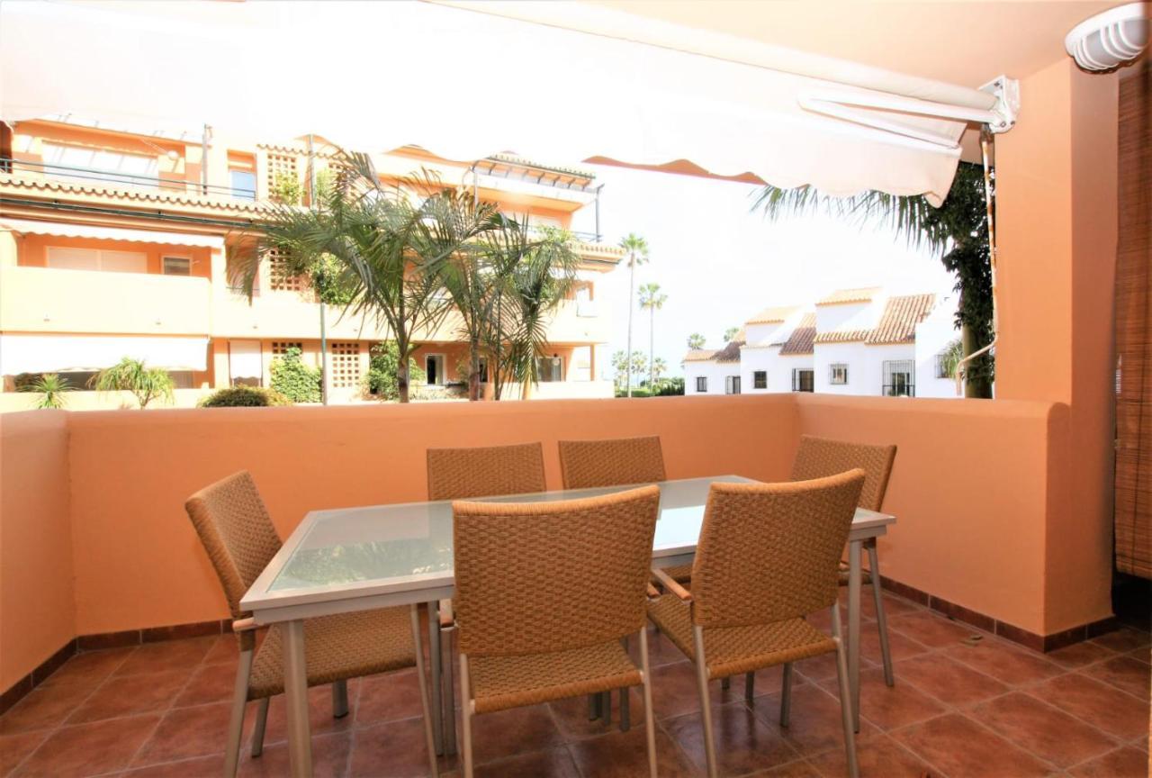 Apartamento Beachfront La Jacaranda Marbella Bagian luar foto