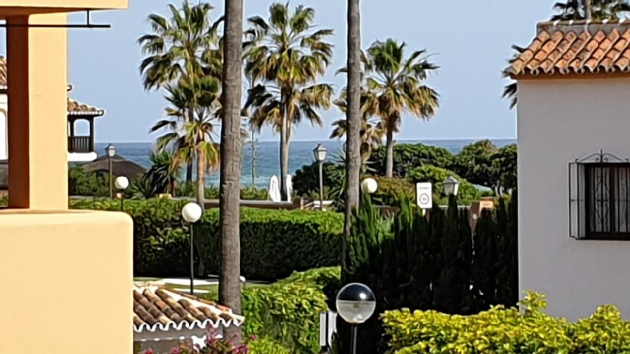 Apartamento Beachfront La Jacaranda Marbella Bagian luar foto