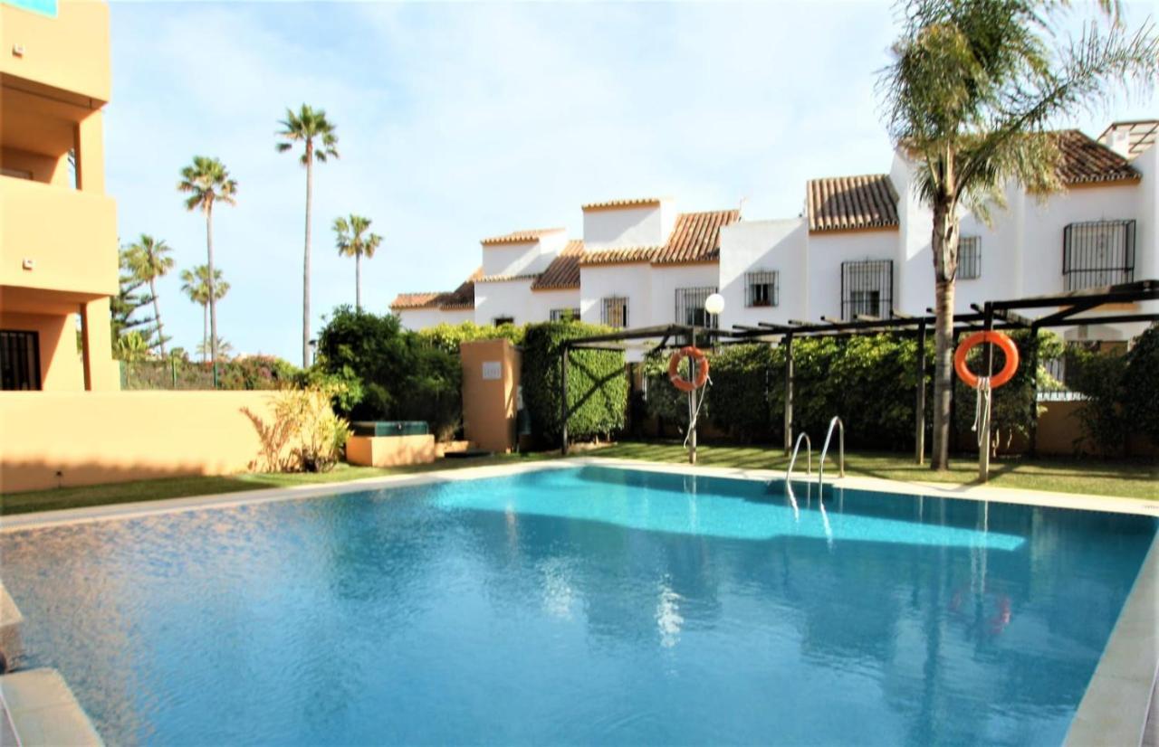 Apartamento Beachfront La Jacaranda Marbella Bagian luar foto