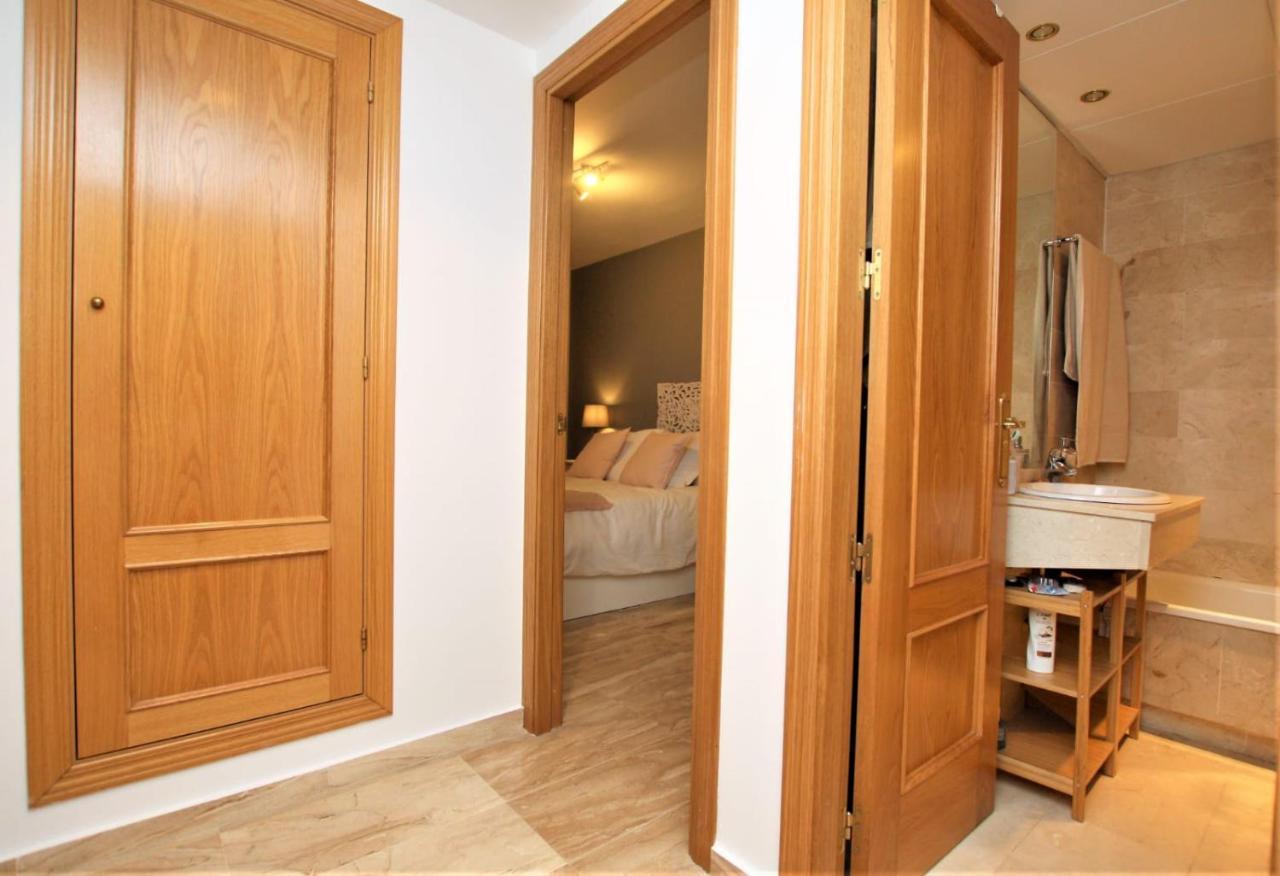 Apartamento Beachfront La Jacaranda Marbella Bagian luar foto