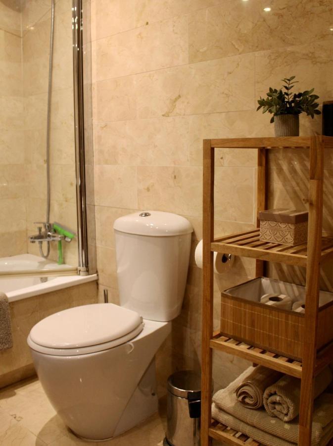 Apartamento Beachfront La Jacaranda Marbella Bagian luar foto
