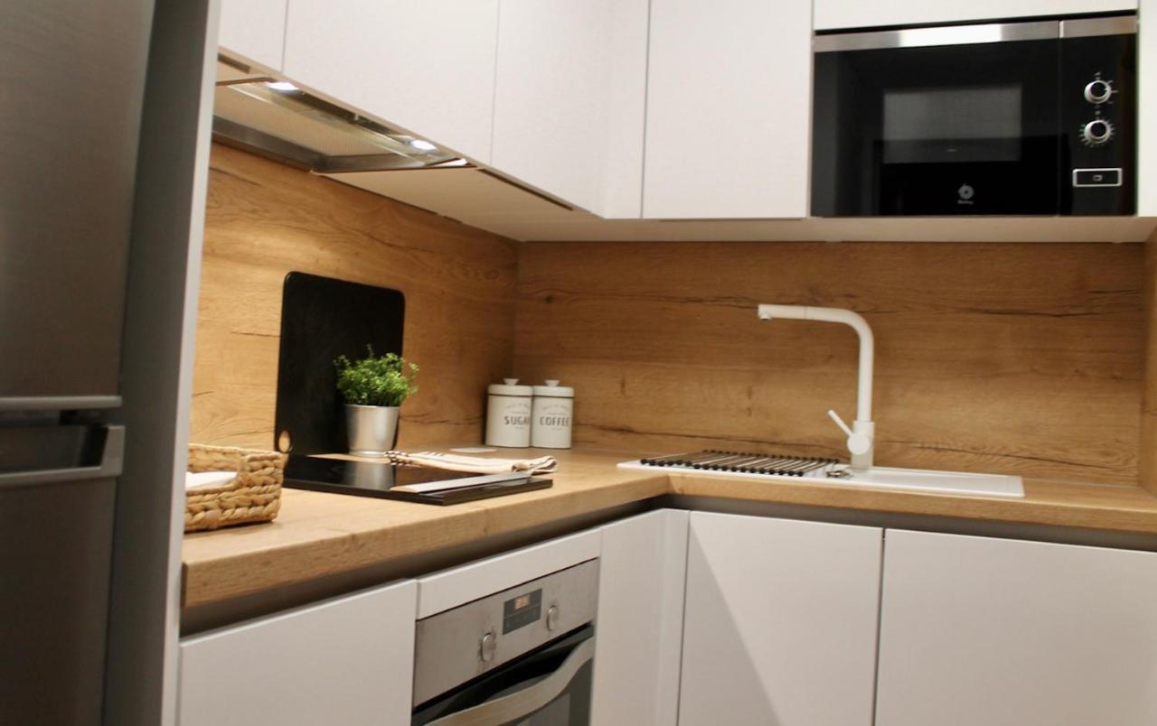Apartamento Beachfront La Jacaranda Marbella Bagian luar foto